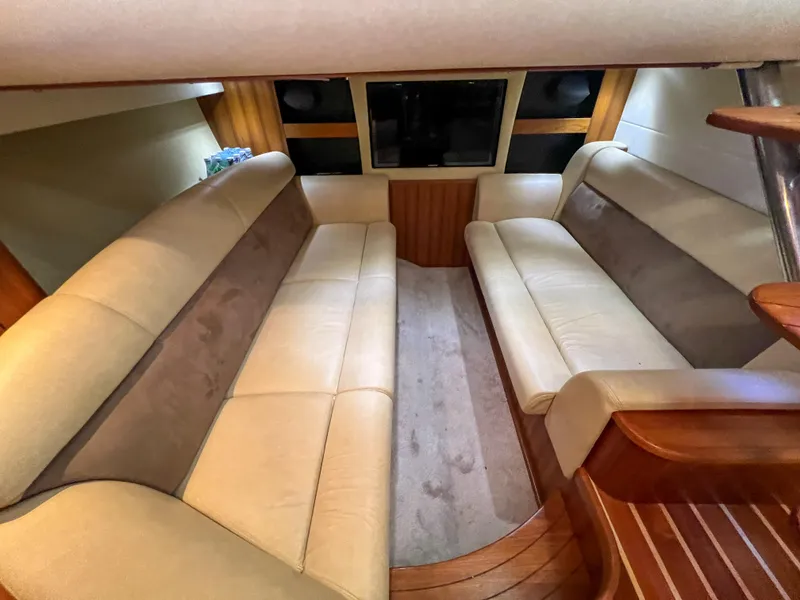 Slide: The Image of Tiara 3900 Sovran 2008 - 52