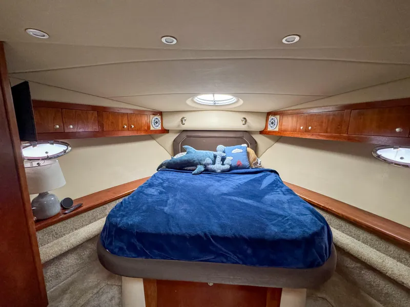 Slide: The Image of Cruisers 415 Express Motoryacht 2006 - 19