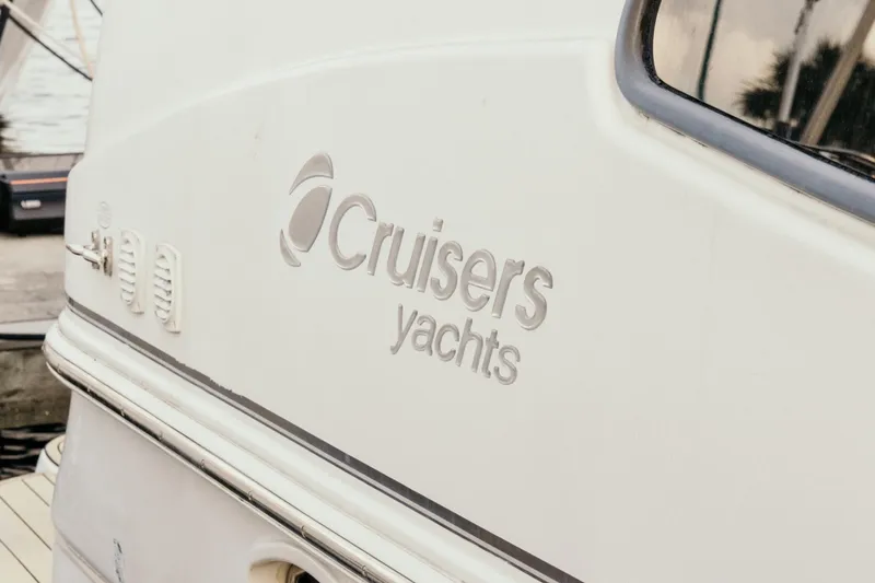 Slide: The Image of Cruisers 415 Express Motoryacht 2006 - 2