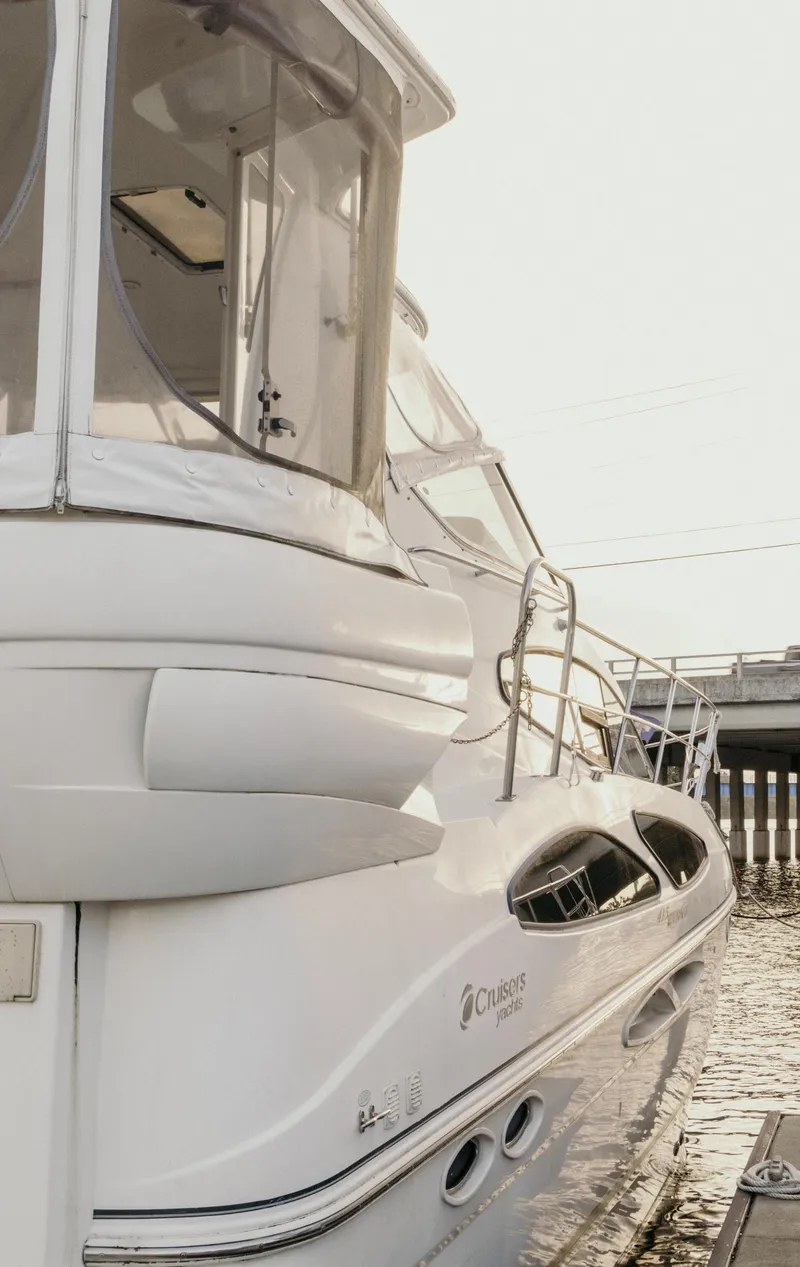 Slide: The Image of Cruisers 415 Express Motoryacht 2006 - 23