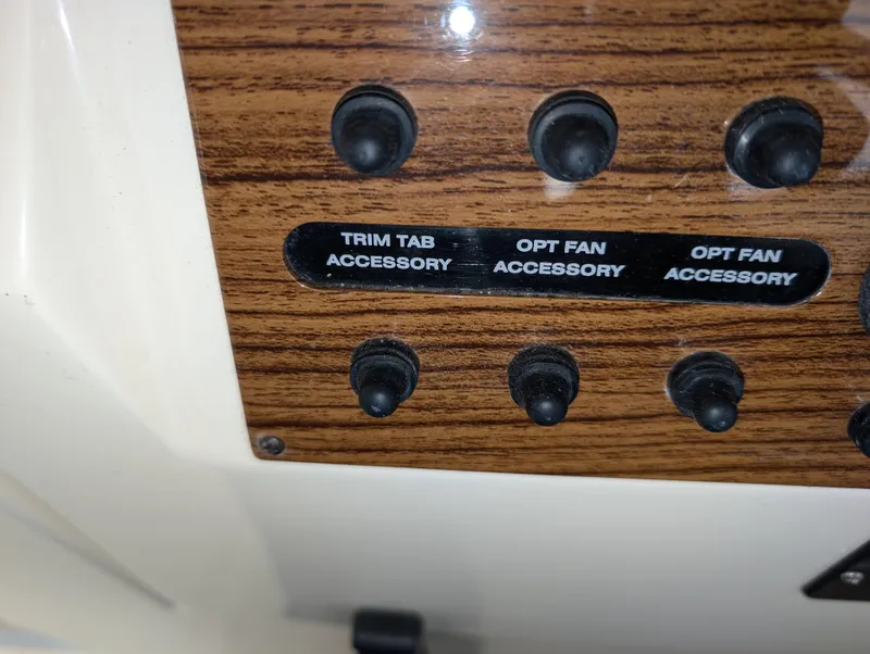 Slide: The Image of Mainship Pilot Sedan 34 - 11