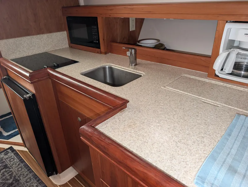 Slide: The Image of Mainship Pilot Sedan 34 - 20