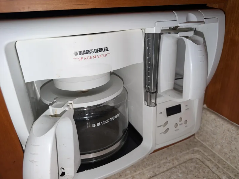 Slide: The Image of Mainship Pilot Sedan 34 - 22