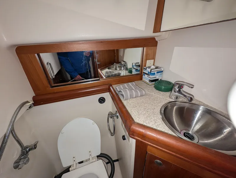 Slide: The Image of Mainship Pilot Sedan 34 - 38