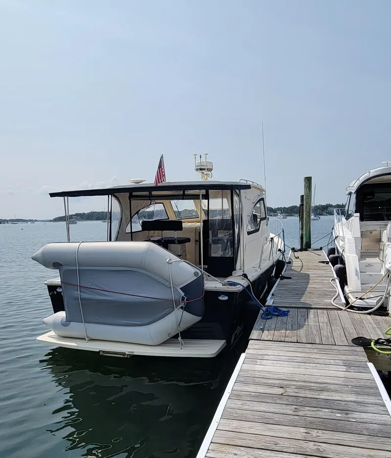 Slide: The Image of Mainship Pilot Sedan 34 - 4