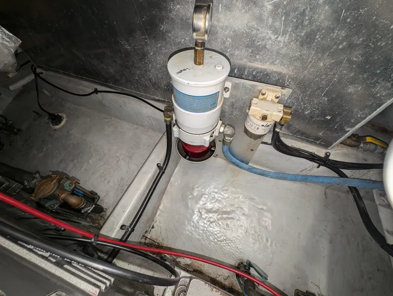 Slide: The Image of Mainship Pilot Sedan 34 - 47