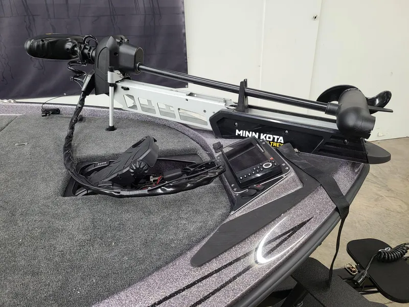 Slide: The Image of 2024 Skeeter ZX 200 boat with Minn Kota trolling motor and control panel. - 3