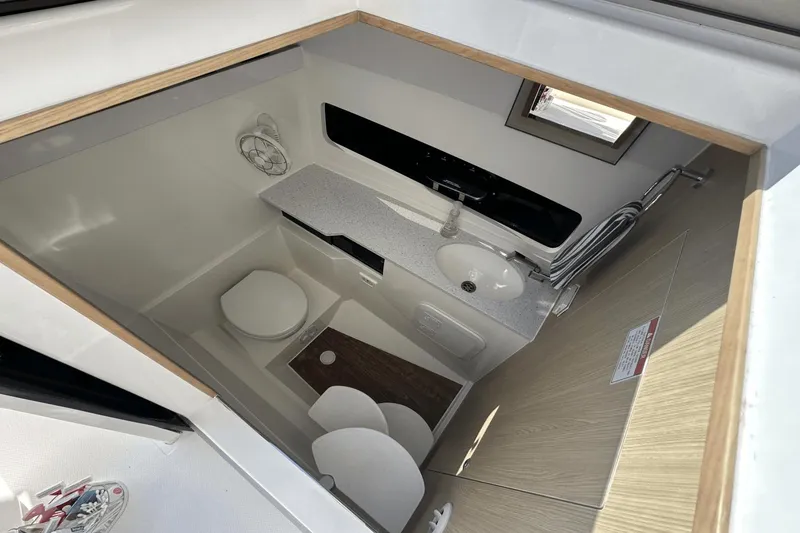 Slide: The Image of Aquila 32 Sport 2023 - 46