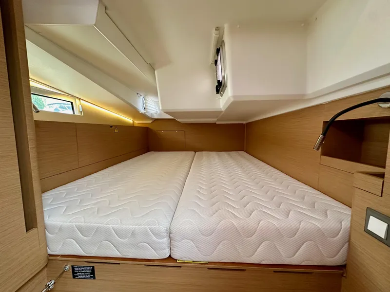 Slide: The Image of Jeanneau Sun Odyssey 490 2020 - 70