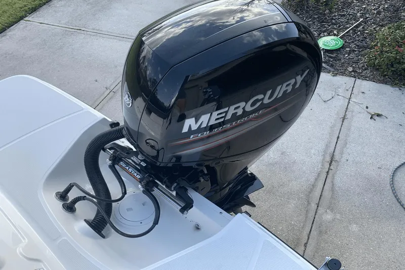 Slide: The Image of Sea Ray 190 SPX OB 2017 - 1