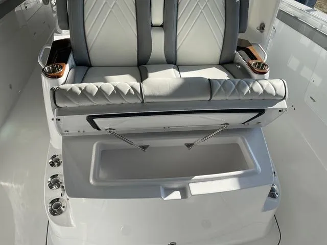 Slide: The Image of Everglades 395 Center Console 2025 - 12