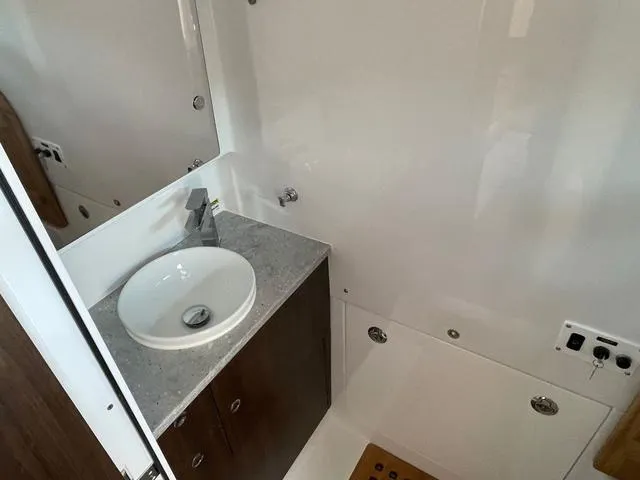 Slide: The Image of Everglades 395 Center Console 2025 - 15