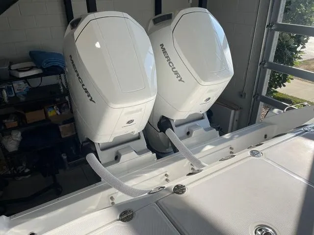 Slide: The Image of Everglades 395 Center Console 2025 - 4