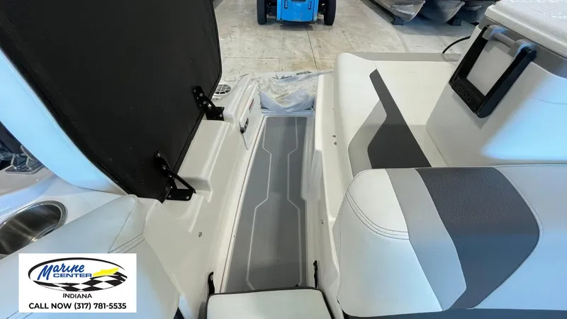 Slide: The Image of Regal 2000 ESX 2025 - 24