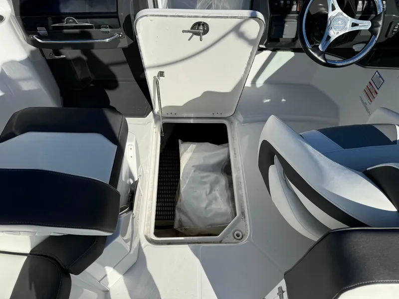 Slide: The Image of Monterey M-65 2018 - 40