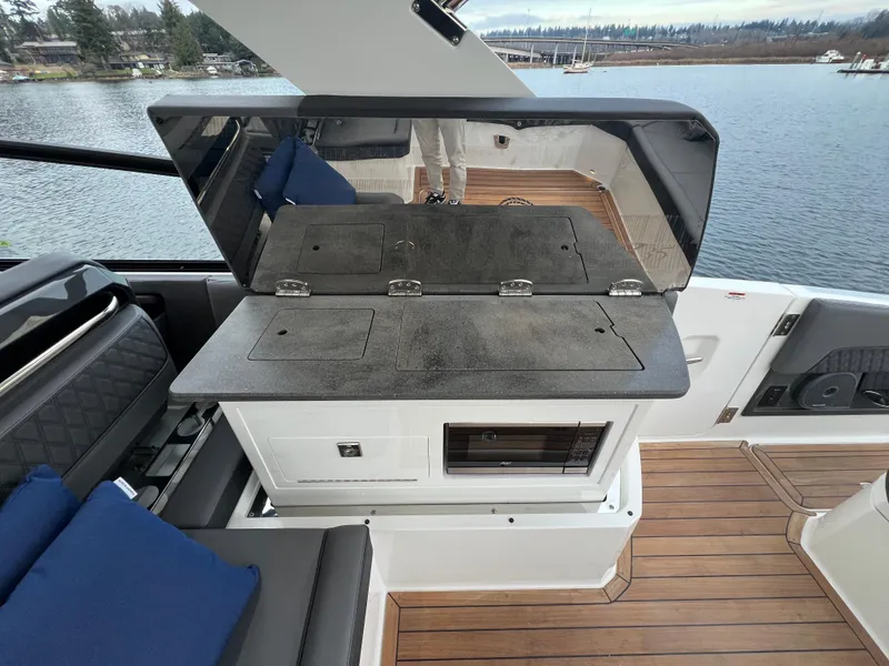 Slide: The Image of Cobalt R35 2025 - 25