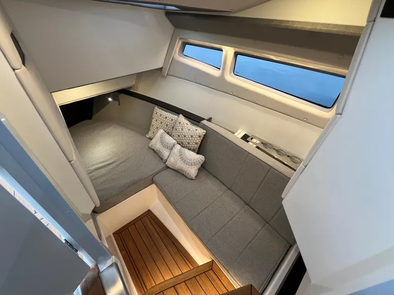 Slide: The Image of Cobalt R35 2025 - 35