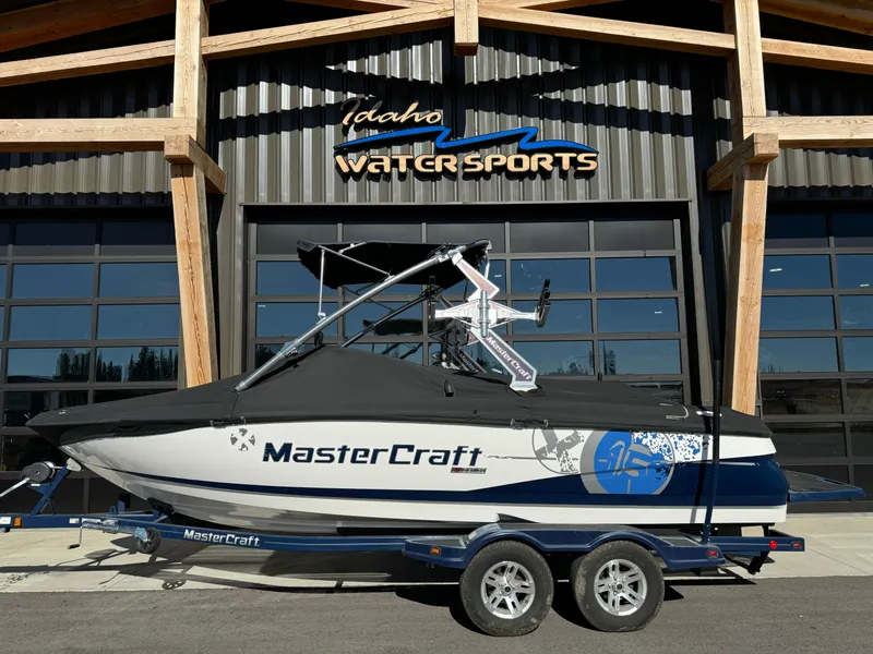 Slide: The Image of 2008 MasterCraft X-15 boat at Idaho Water Sports dealership. - 3