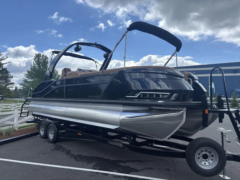 Slide: The Image of Harris Grand Mariner 250 2025 - 1