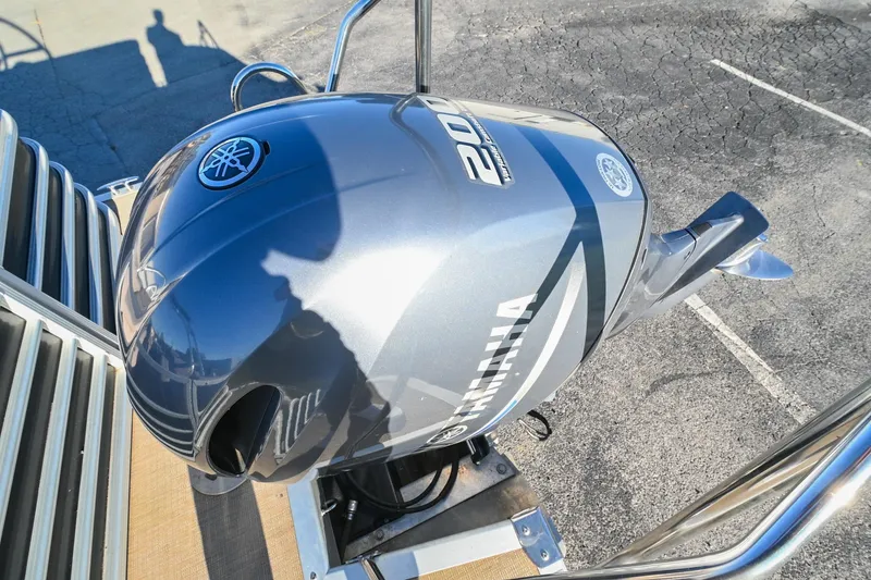 Slide: The Image of Yamaha 200 outboard motor on 2017 Bennington 23 GCW pontoon boat. - 9