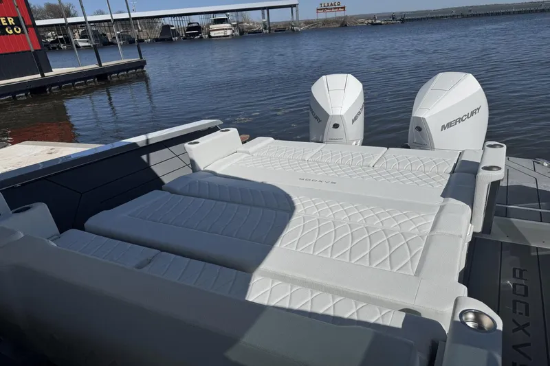 Slide: The Image of Saxdor 320 GTO 2025 - 15