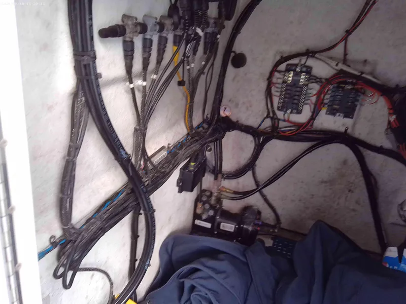 Slide: The Image of Electrical wiring inside 2019 Jones Brothers 26 Cape Fisherman boat. - 10
