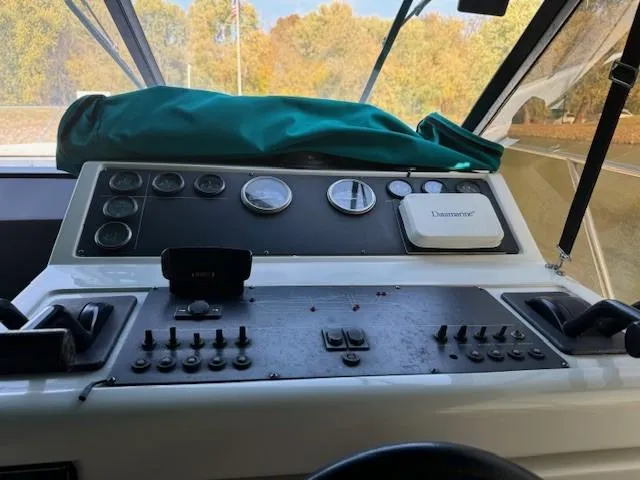 Slide: The Image of Silverton Express Cruiser 1993 - 6