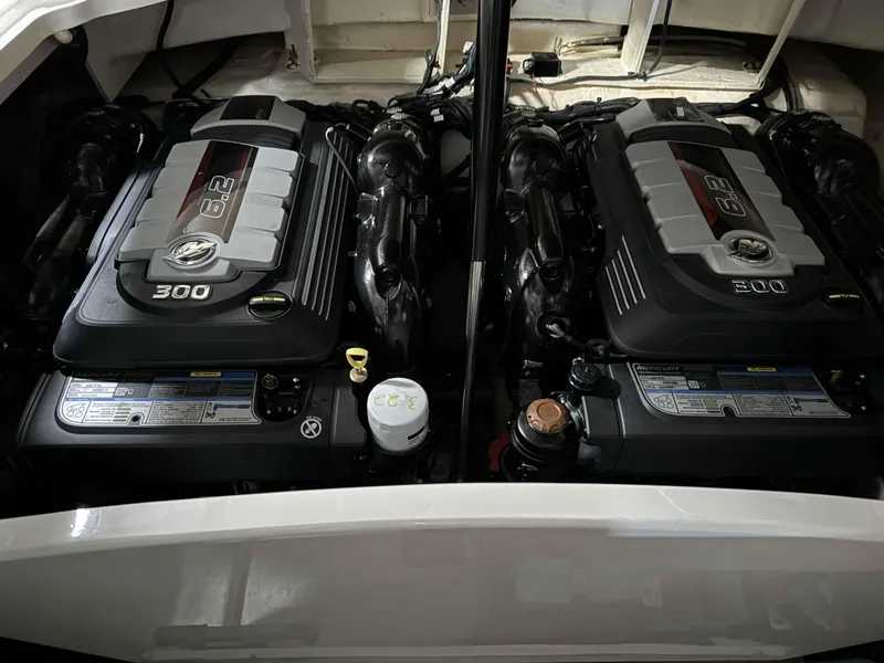 Slide: The Image of Twin Mercury 6.2L engines in 2020 Sea Ray 310SLX boat. - 18