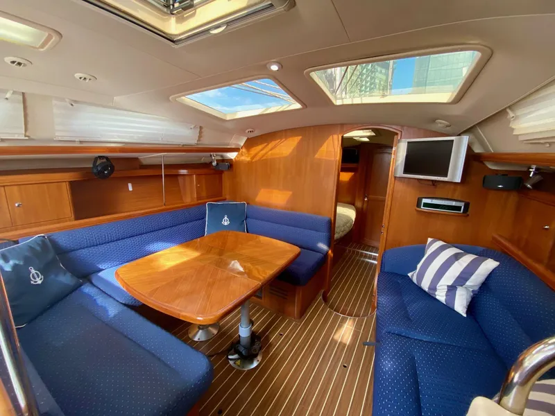 Slide: The Image of 2005 Hunter 41AC - Catherine Alease - 11