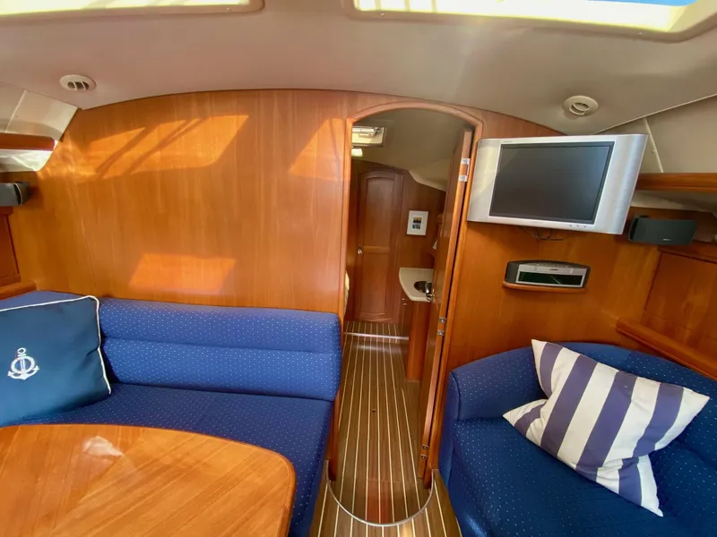 Slide: The Image of 2005 Hunter 41AC - Catherine Alease - 13