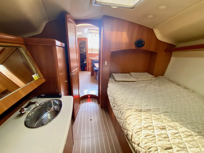 Slide: The Image of 2005 Hunter 41AC - Catherine Alease - 17