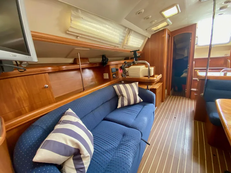 Slide: The Image of 2005 Hunter 41AC - Catherine Alease - 23