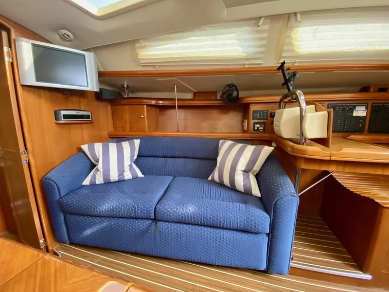 Slide: The Image of 2005 Hunter 41AC - Catherine Alease - 25