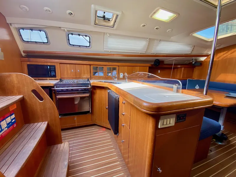 Slide: The Image of 2005 Hunter 41AC - Catherine Alease - 27