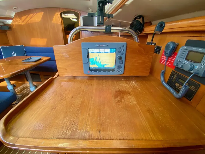 Slide: The Image of 2005 Hunter 41AC - Catherine Alease - 34