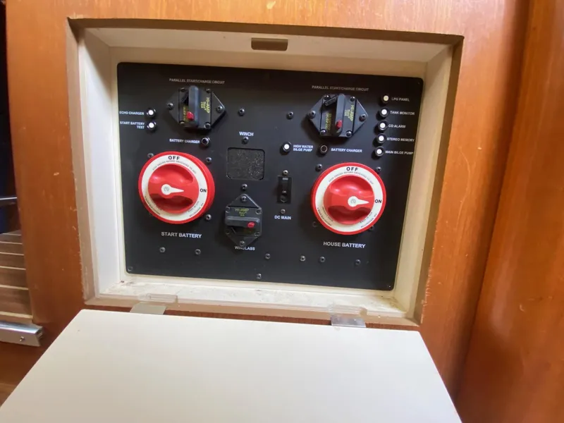 Slide: The Image of 2005 Hunter 41AC - Catherine Alease - 40