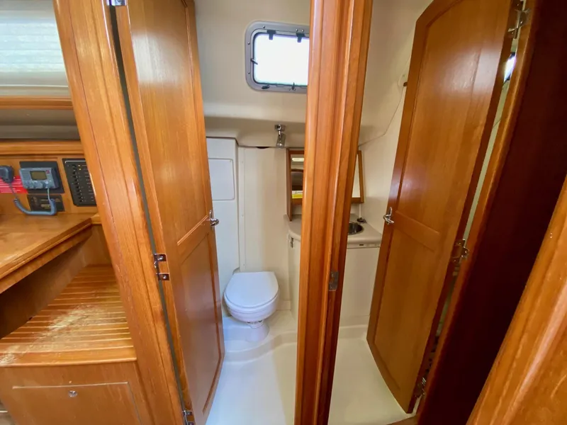 Slide: The Image of 2005 Hunter 41AC - Catherine Alease - 41