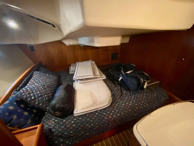 Slide: The Image of 2005 Hunter 41AC - Catherine Alease - 45