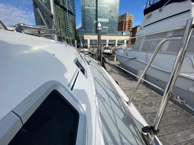 Slide: The Image of 2005 Hunter 41AC - Catherine Alease - 59