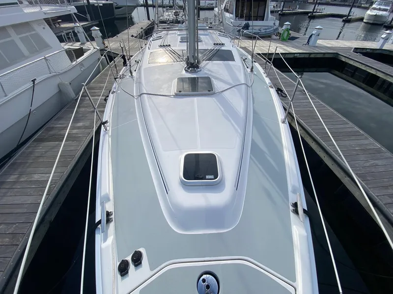 Slide: The Image of 2005 Hunter 41AC - Catherine Alease - 61