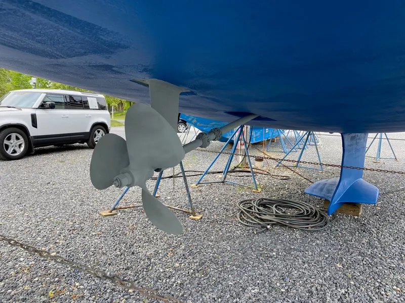 Slide: The Image of 2005 Hunter 41AC - Catherine Alease - 77