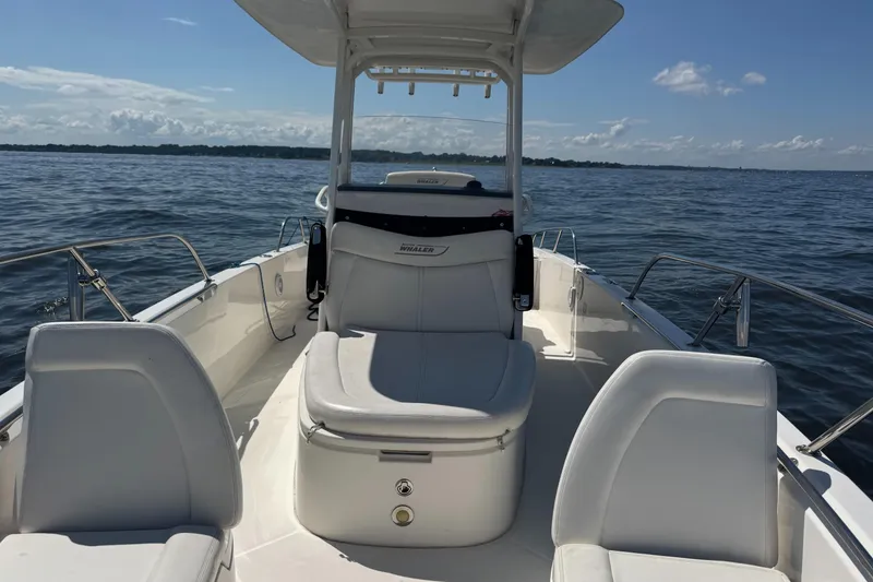 Slide: The Image of Boston Whaler 270 Dauntless 2014 - 11