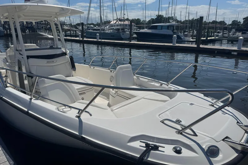 Slide: The Image of Boston Whaler 270 Dauntless 2014 - 2