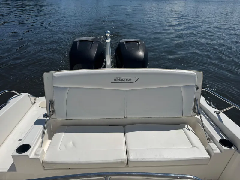 Slide: The Image of Boston Whaler 270 Dauntless 2014 - 21