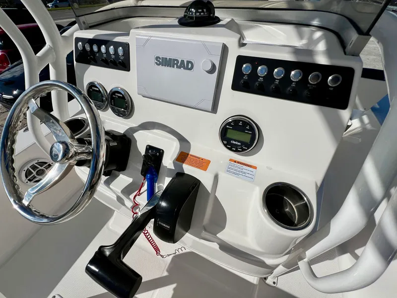Slide: The Image of Robalo 206 Cayman 2024 - 12