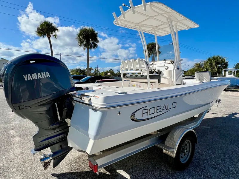 Slide: The Image of Robalo 206 Cayman 2024 - 5