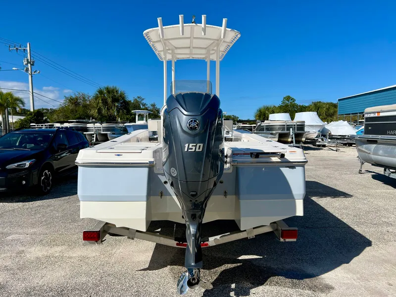 Slide: The Image of Robalo 206 Cayman 2024 - 6