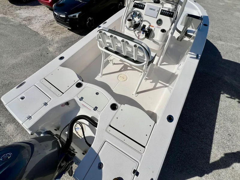 Slide: The Image of Robalo 206 Cayman 2024 - 8