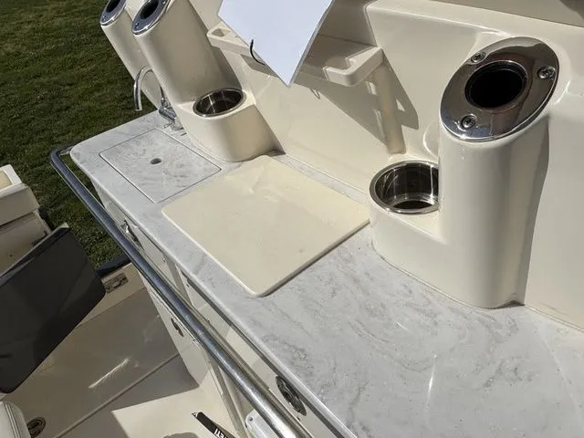 Slide: The Image of Scout 260LXF 2025 - 22