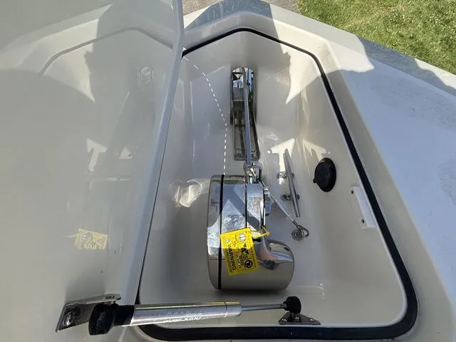 Slide: The Image of Scout 260LXF 2025 - 25